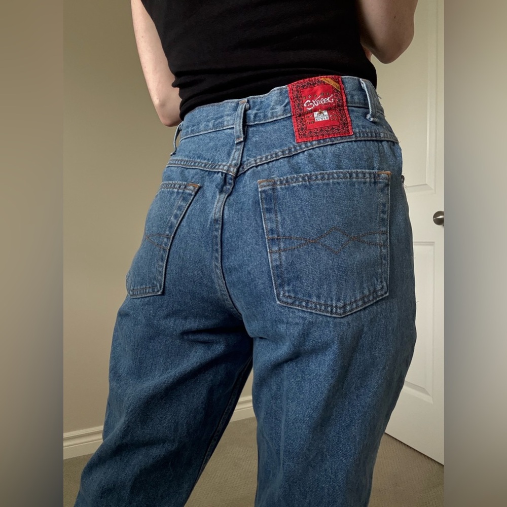 Vintage jeans, made in Canada, high rise, straight, size 27/28